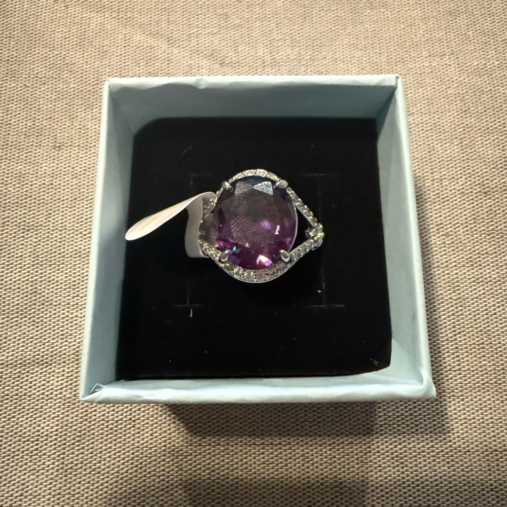 That Dazzling Glow Ring
